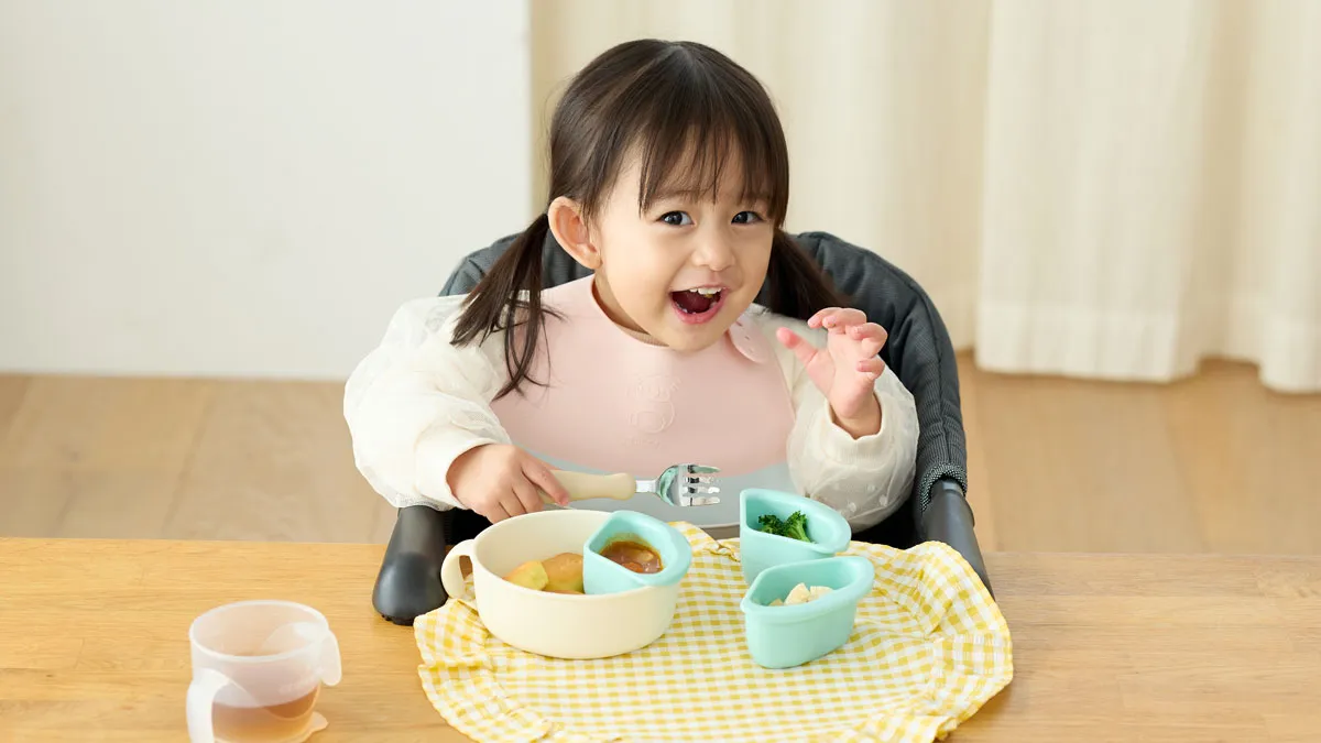離乳食タイムの革命!持ちかえの手間なくお食事タイムをスムーズに【くるくるプレート】5月上旬発売