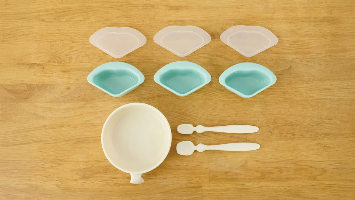 離乳食タイムの革命!持ちかえの手間なくお食事タイムをスムーズに【くるくるプレート】5月上旬発売