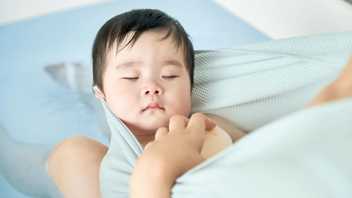 スプーン食べ練習に!食事マナーも自然と身につく【フードキャッチャー】新発売