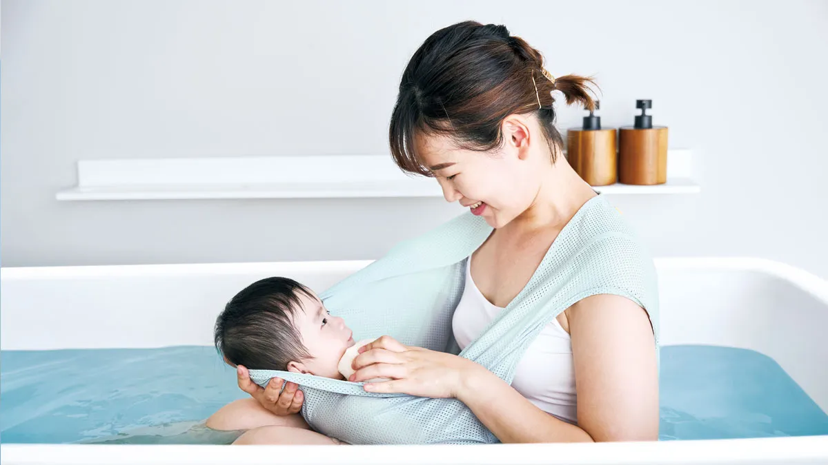 スプーン食べ練習に!食事マナーも自然と身につく【フードキャッチャー】新発売