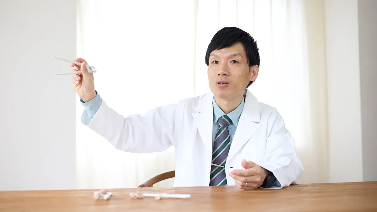 スプーン食べ練習に！食事マナーも自然と身につく【フードキャッチャー】新発売