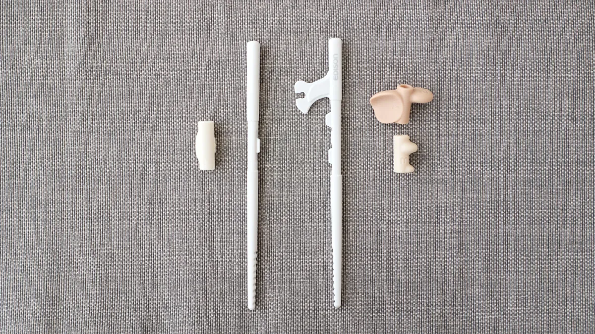 スプーン食べ練習に！食事マナーも自然と身につく【フードキャッチャー】新発売