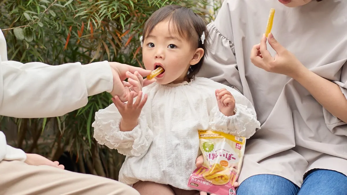 スプーン食べ練習に!食事マナーも自然と身につく【フードキャッチャー】新発売