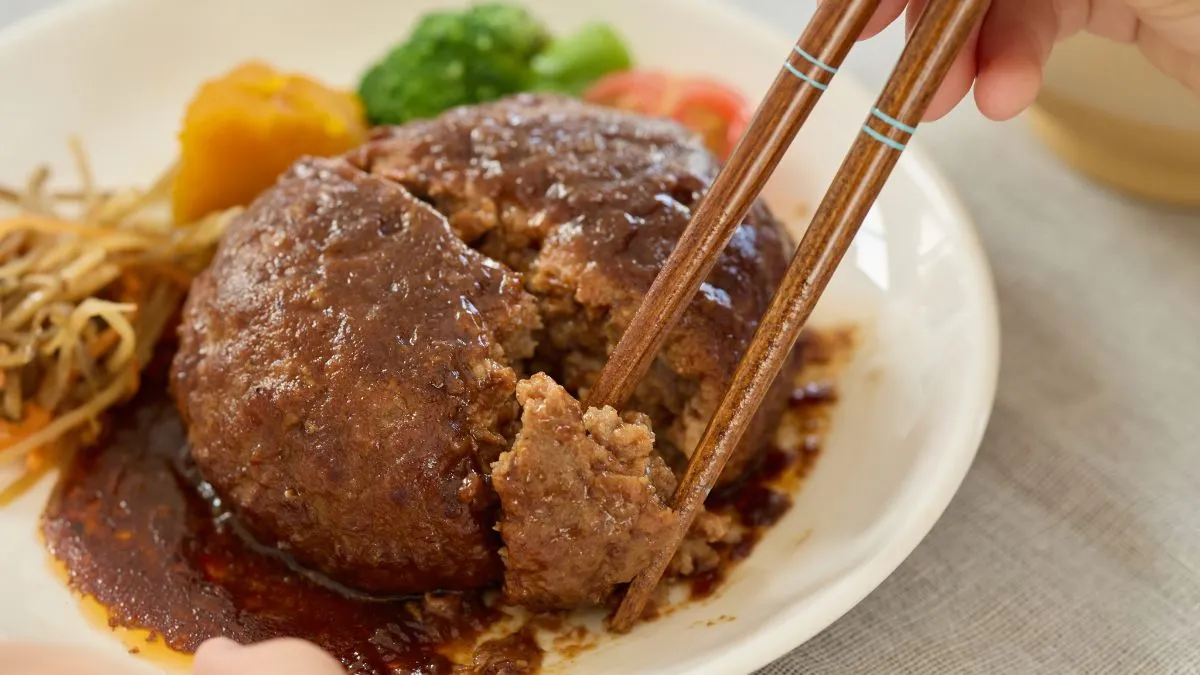 お箸の正しい持ち方を自然と意識できる　指ガイド付き　 【天然木のお箸】を8月上旬にリニューアル販売開始