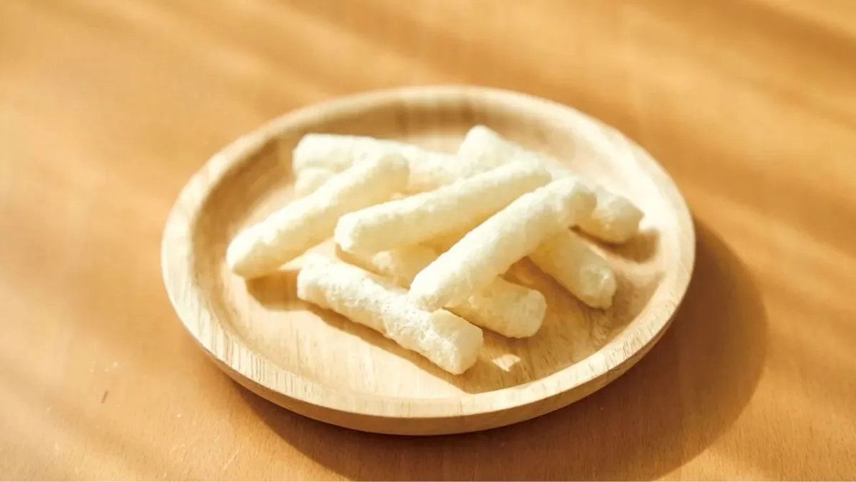 【5秒に1個売れている*ベビーせんべい 待望の新味登場 子どもに不足しがちな鉄やカルシウムを補う 【くちどけおこめぼーひじきのり・しらすおかか】を 11月上旬より発売