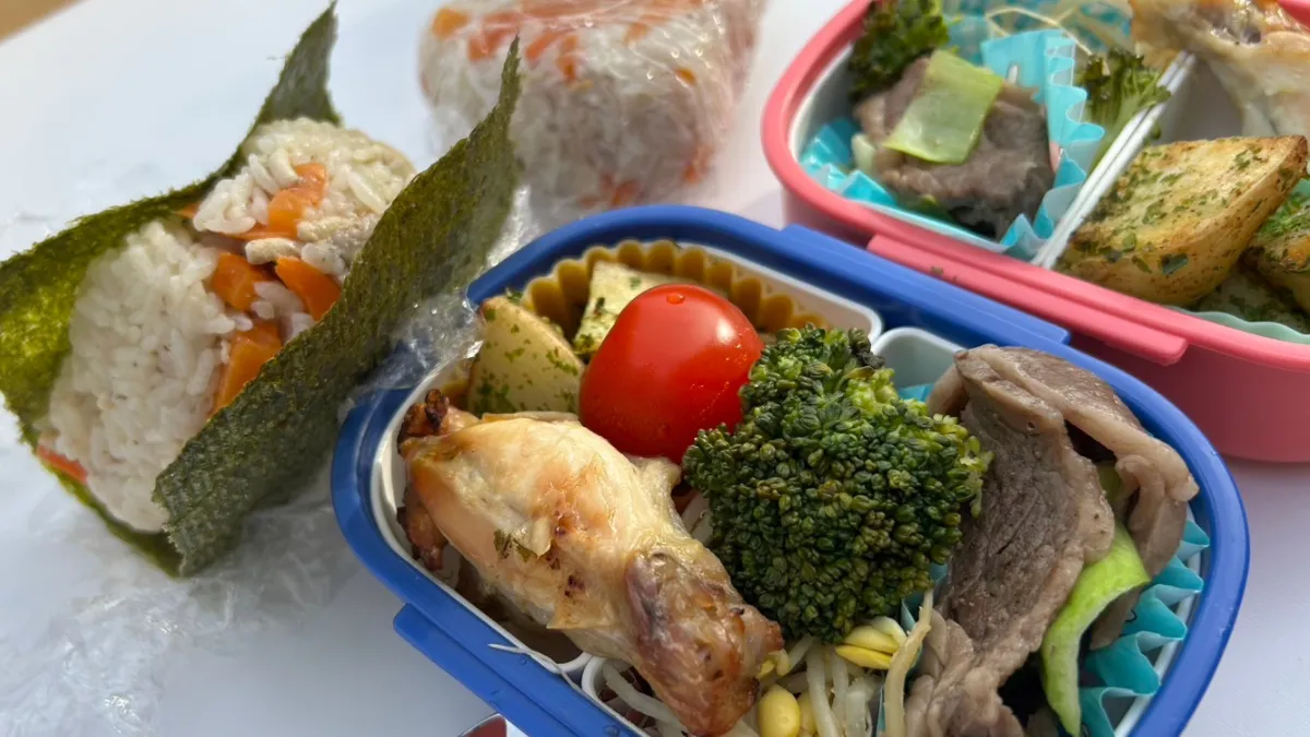 毎日のごはんで楽しく「歯並び育て」｜かじりとり・つかみ食べのヒント