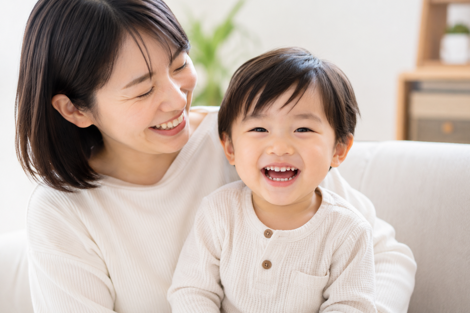 抜けた歯を牛乳や保存液に浸して保管する応急処置のイメージ