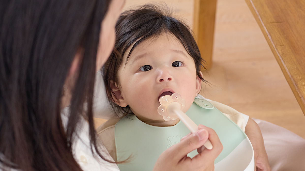 離乳食スプーンはいつから？失敗しない選び方とエジソンママのおすすめ4選