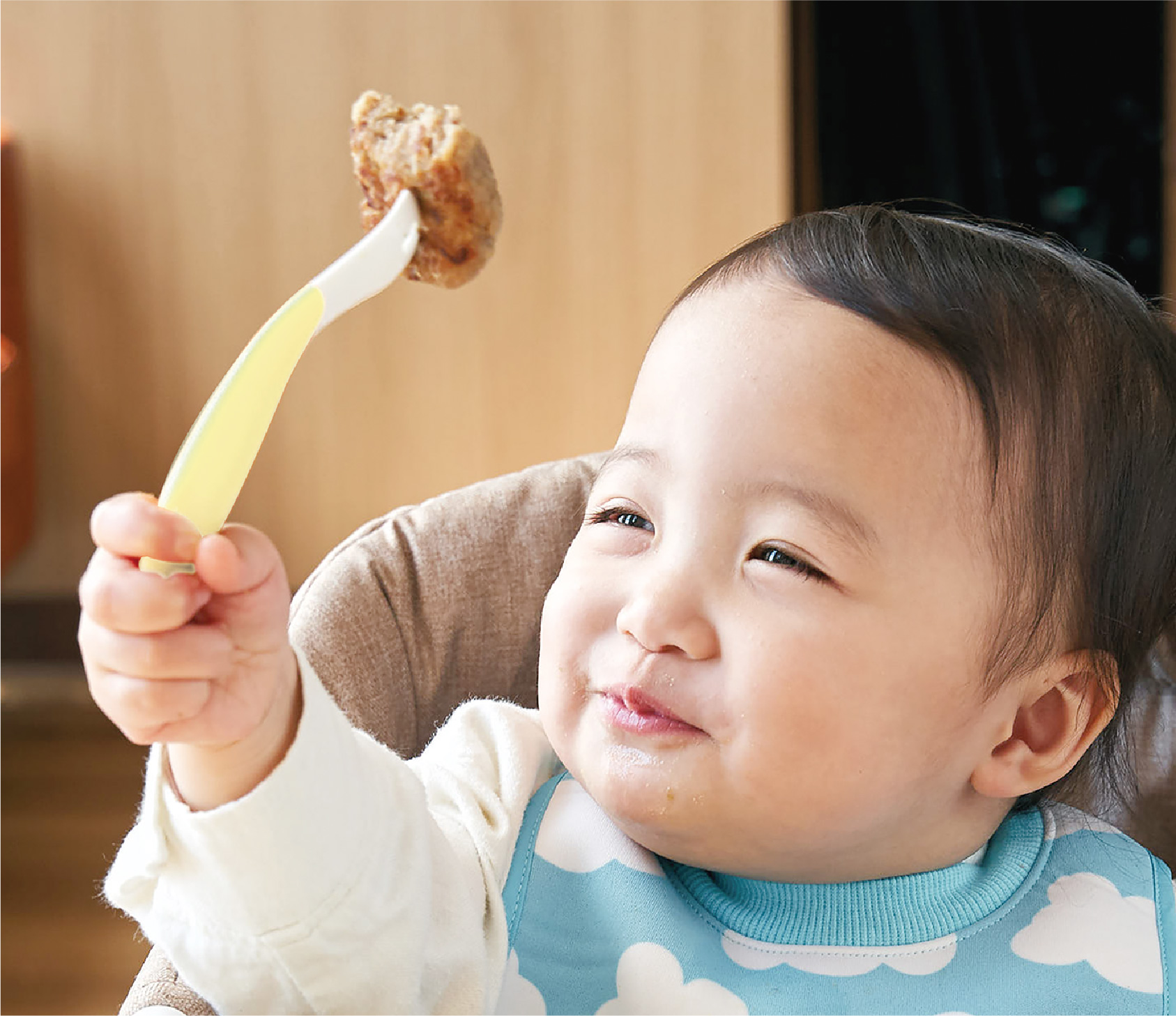 食事をするお子様